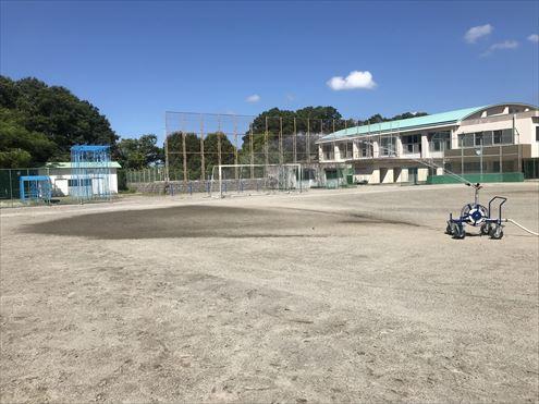 【グランド散水】中学校校庭の粉塵防止散水