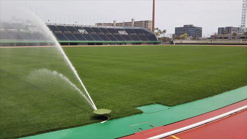 【グランド散水】陸上競技場の芝生散水（鹿児島市）